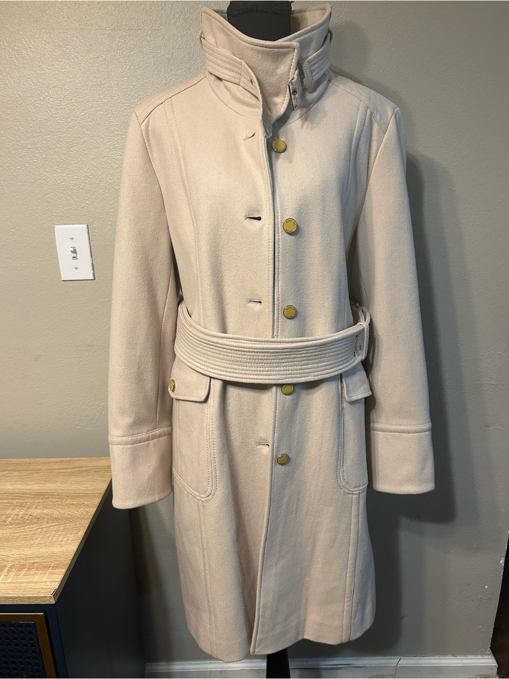 Kenneth Cole New York Size 16 Cream Wool Belted Long Coat Gold Hardware